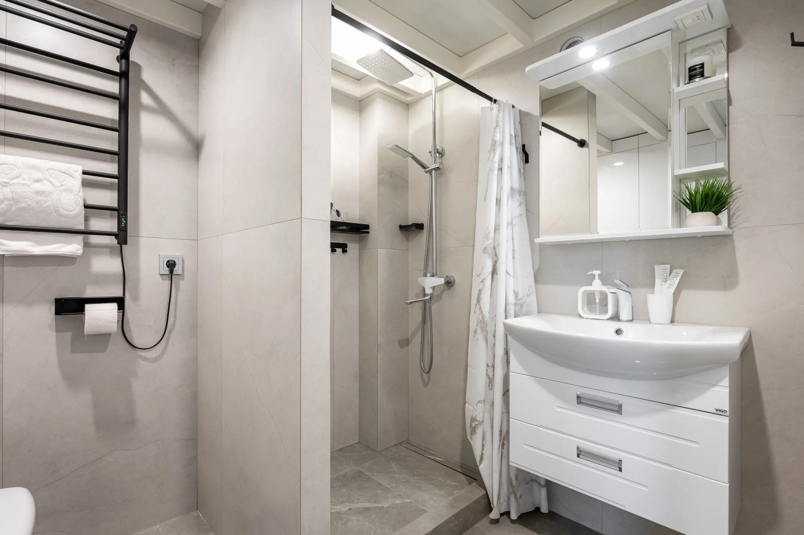 Двухуровневая квартира у реки. Кватро 3/3