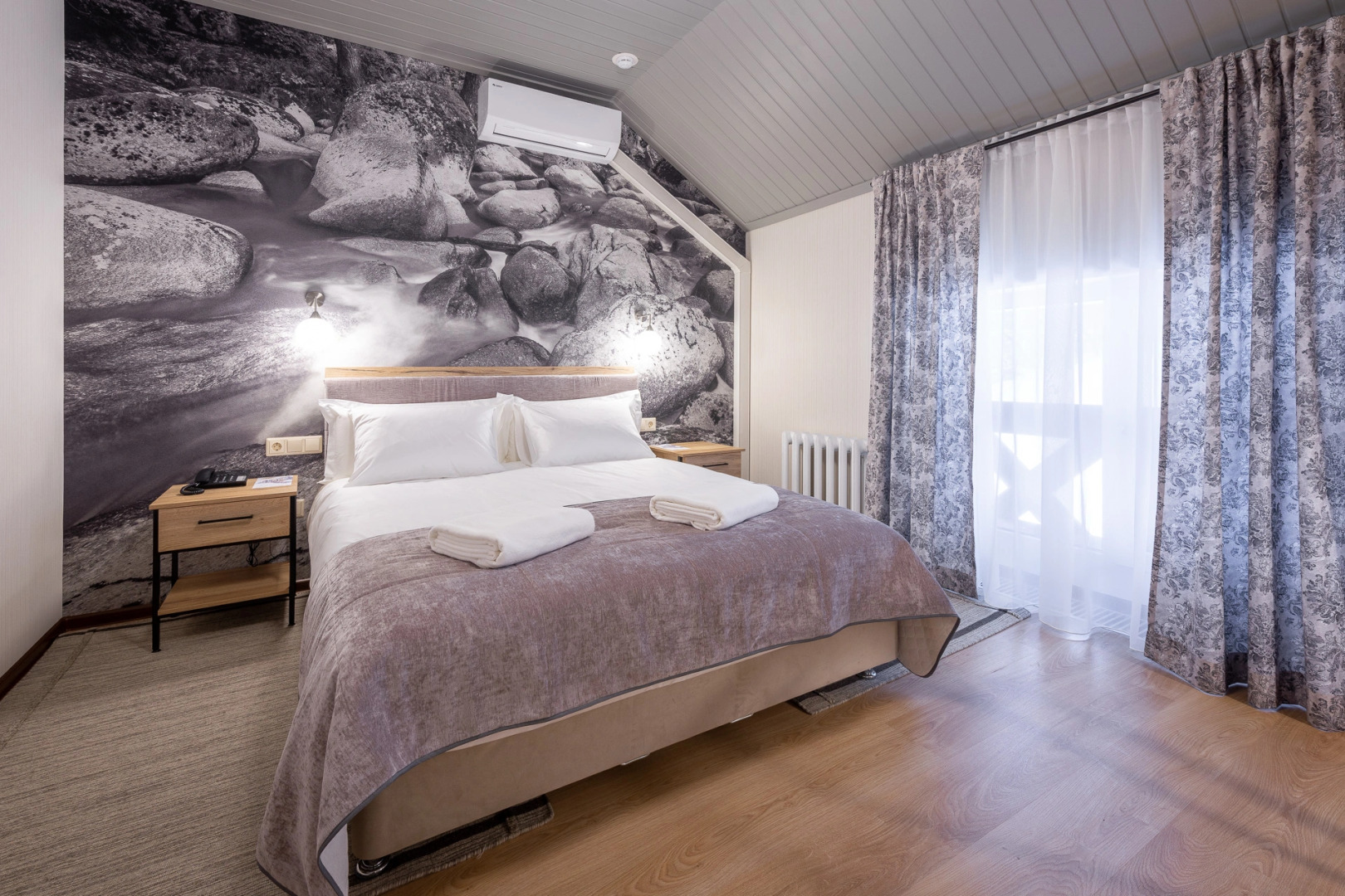 Отель На камушках