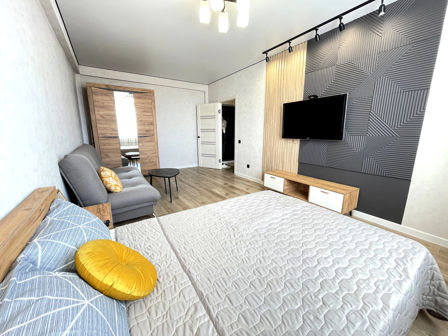 Апартаменты Проспект Победы 170