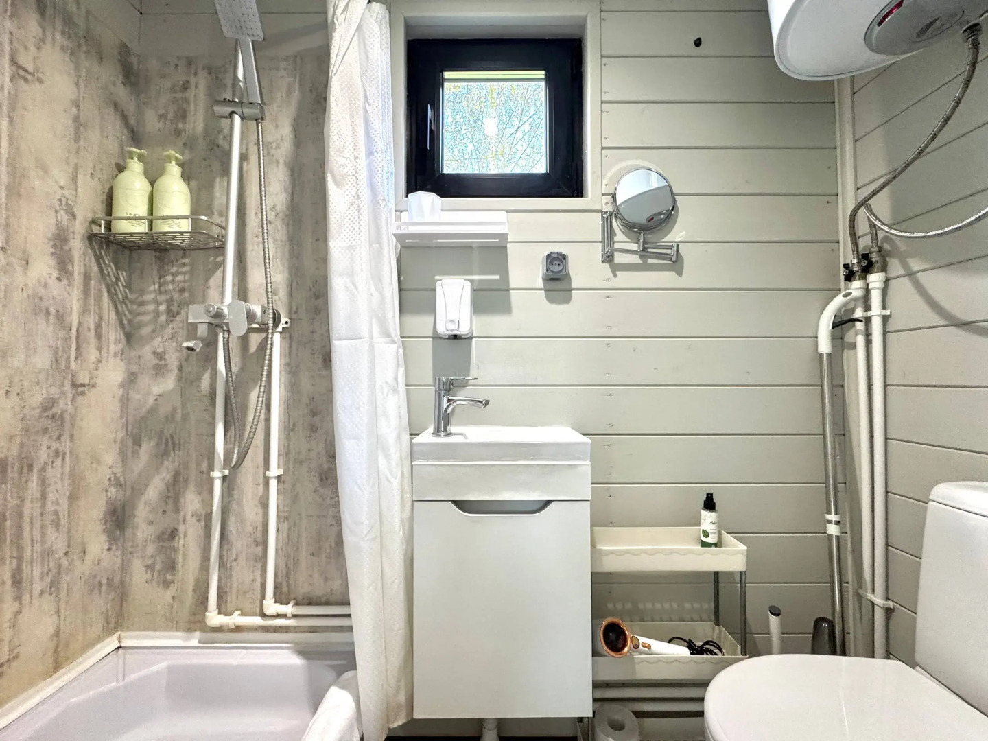 Частный дом Moroshka Scandi - домик для двоих с видом на лес