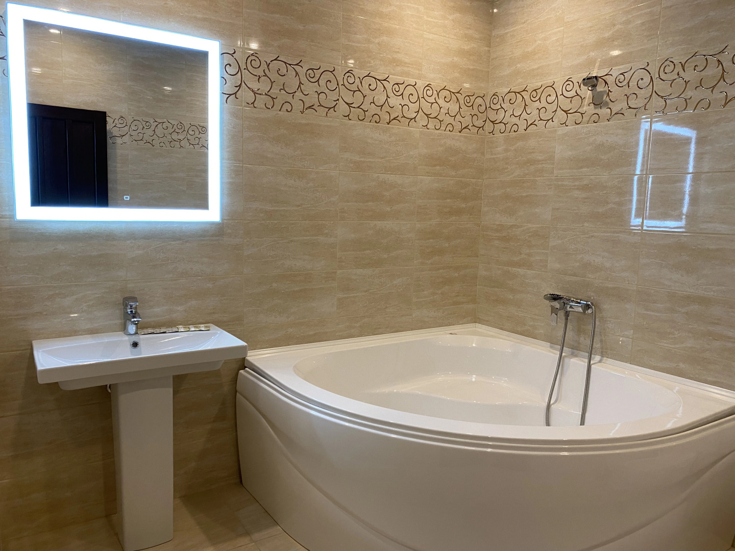 Отель Империал