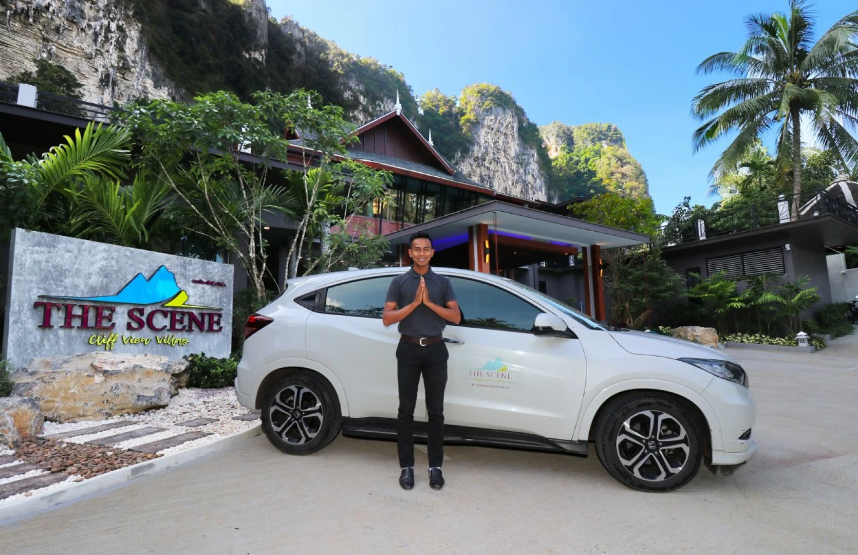 Отель The Scene Cliff View Villas