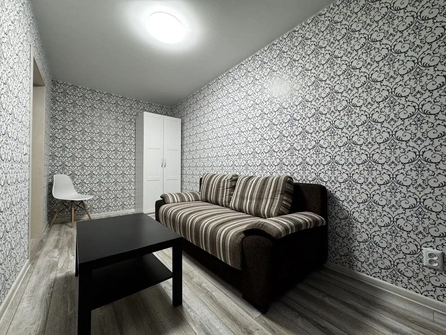 Апартаменты Трехкомнатные на Днепровском бульваре 66