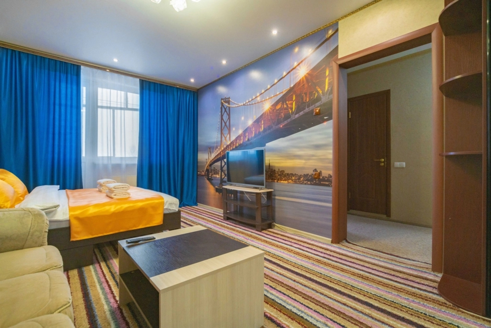 Апартаменты Пять Звёзд с видом на Обь