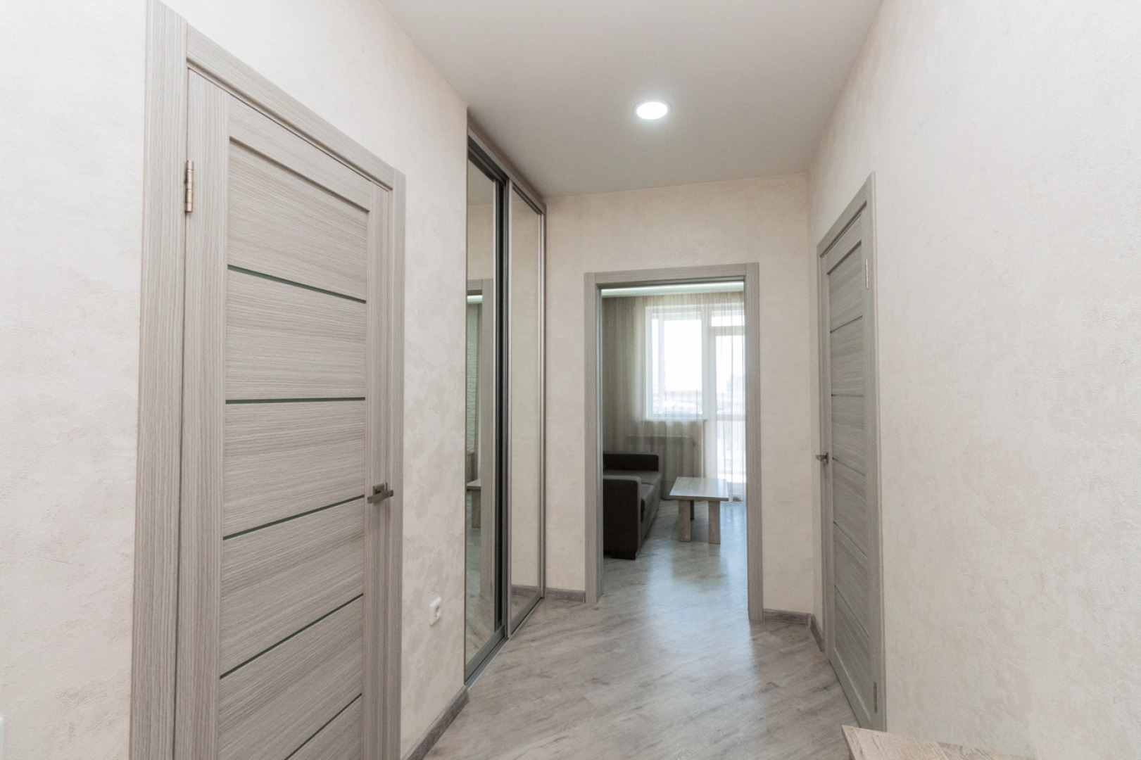 Однокомнатная квартира около жд вокзала на улице Ленина 81