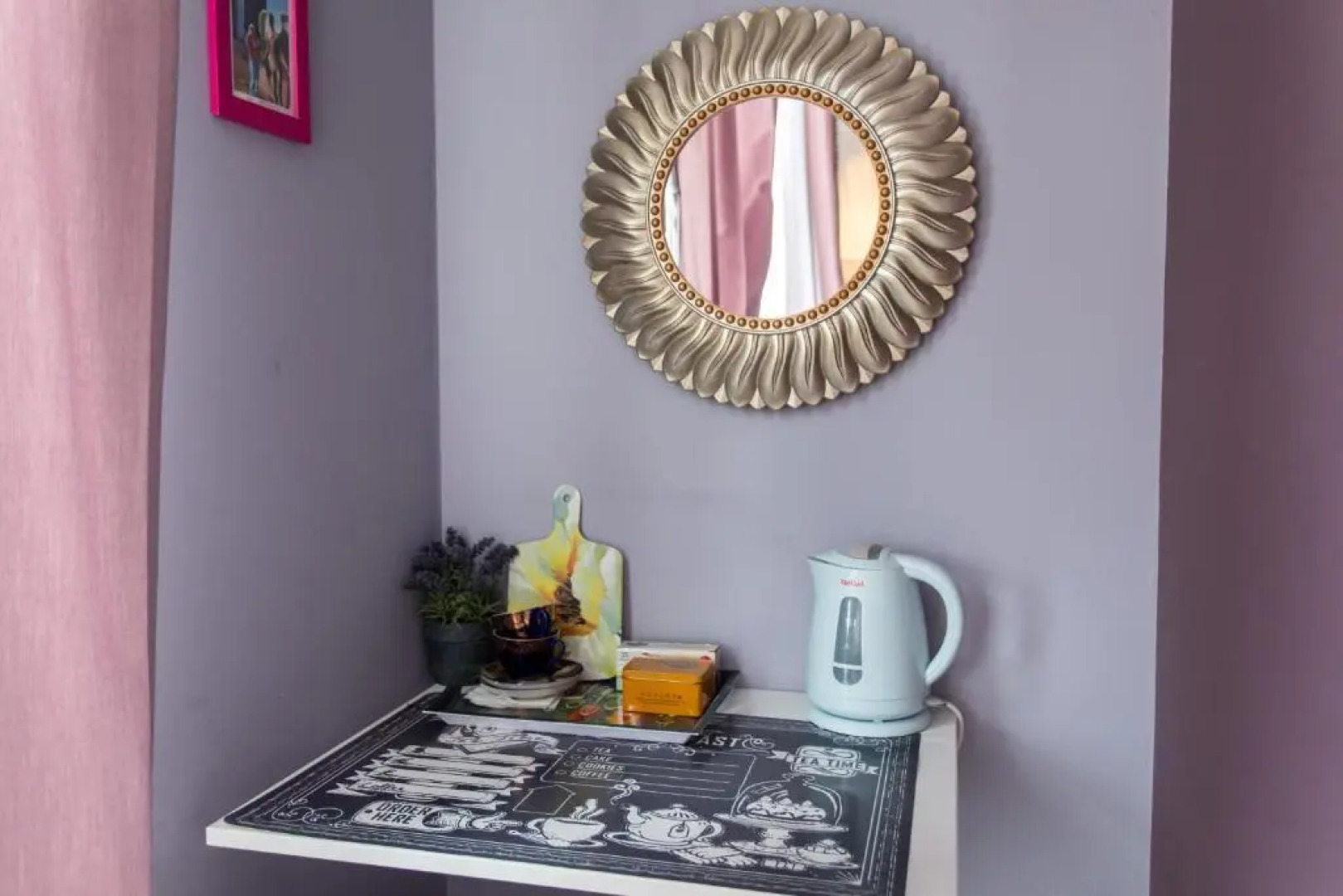 Гостевой дом Four Lions House (Фор Лайонс Хаус)