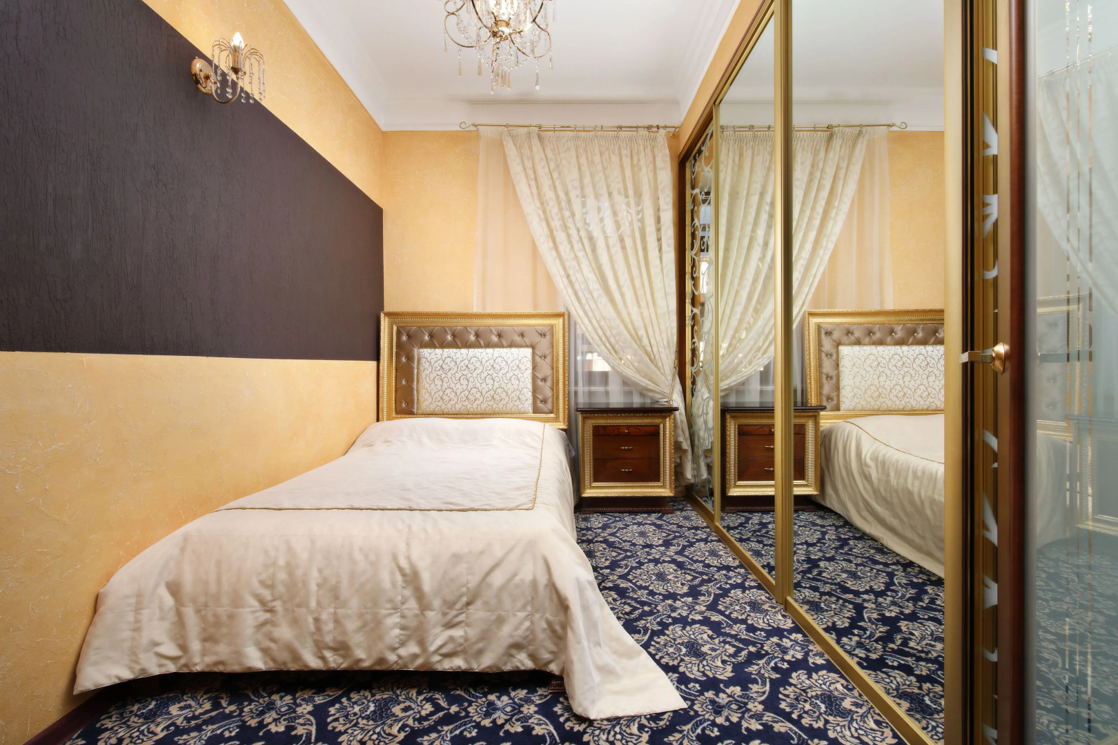 Домбай Пэлас