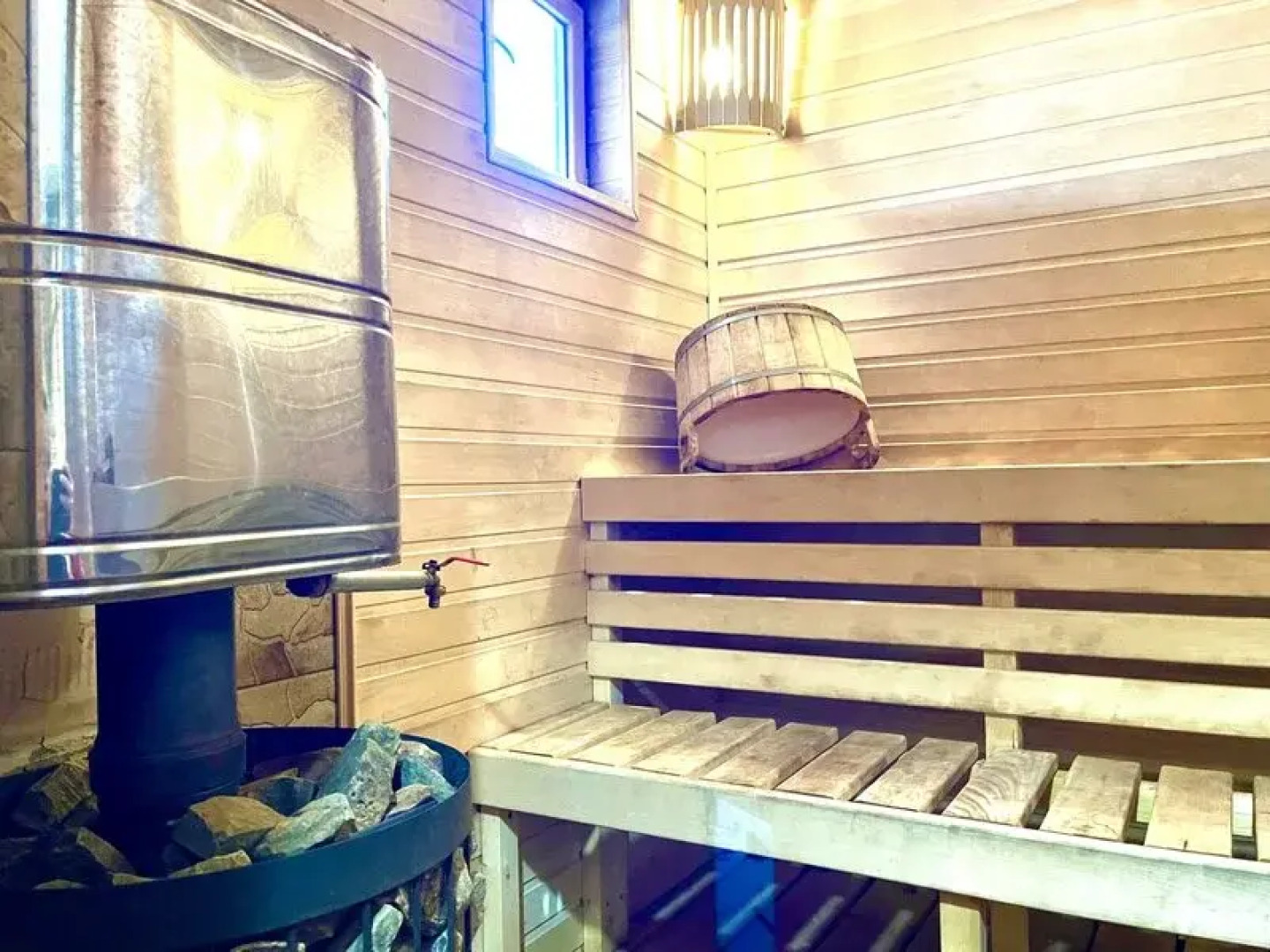 Гостевой дом У Пруда от Травел Хотелс Антураж