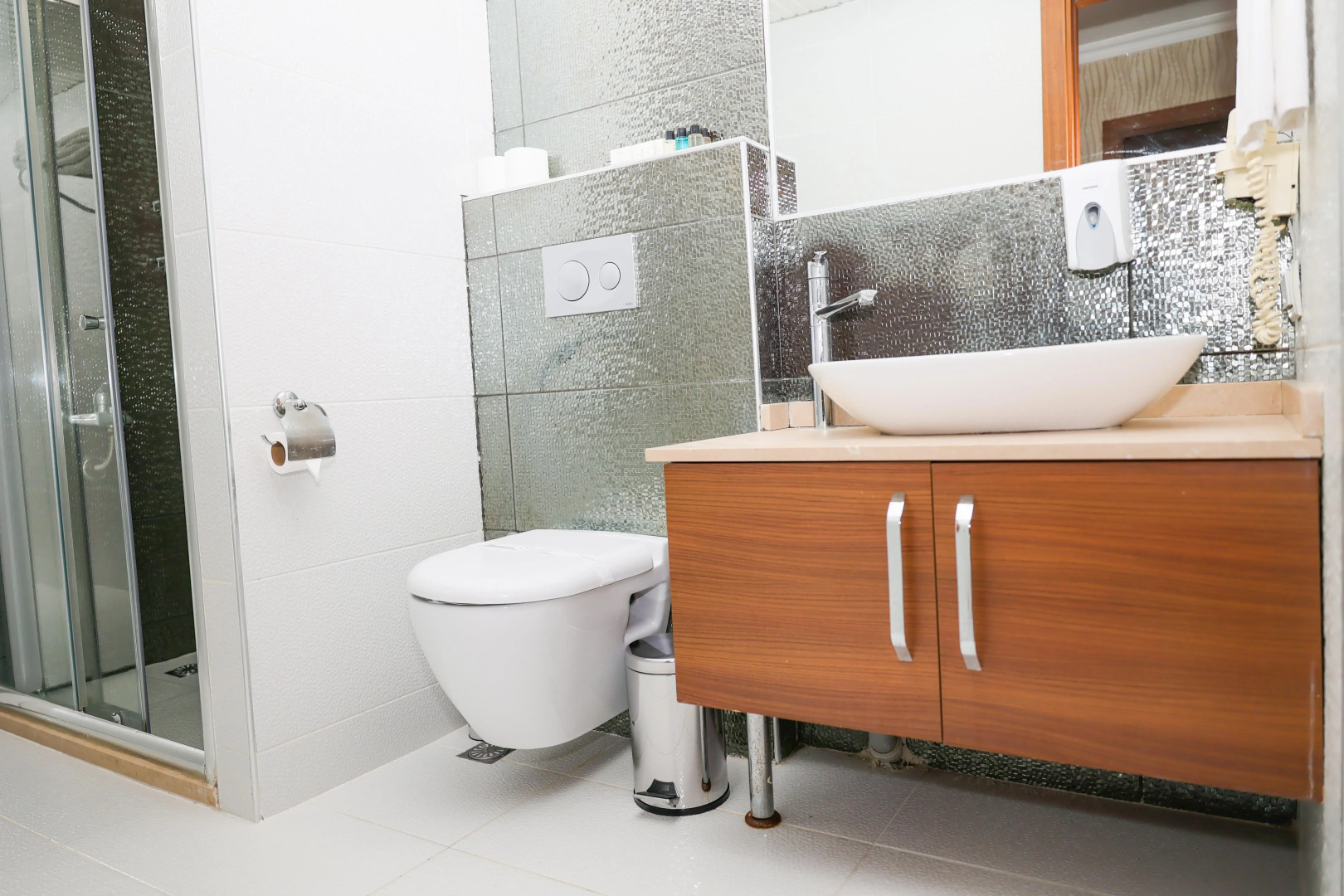 Отель The Corner Park