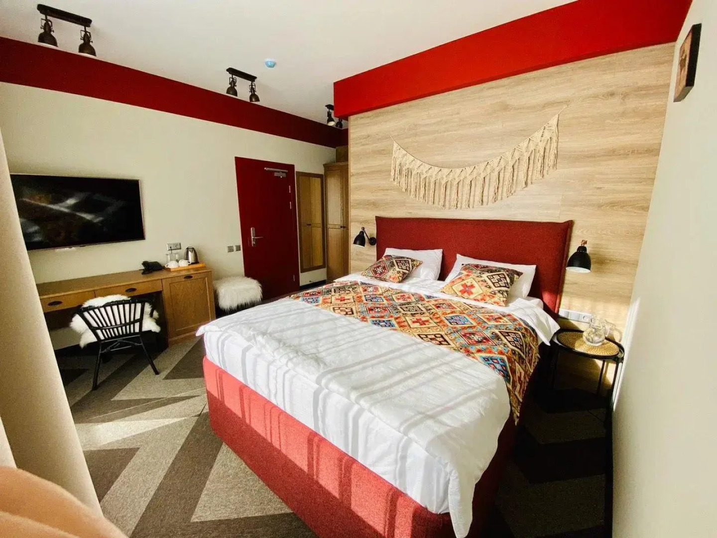 Отель White Peak