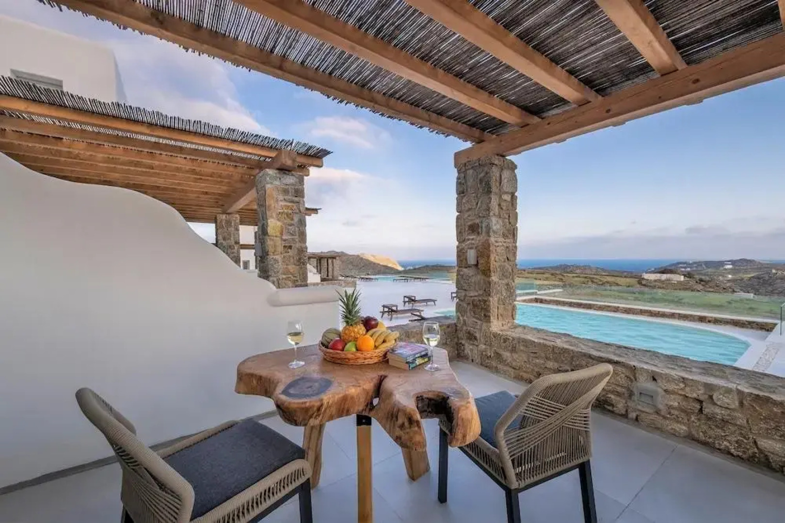 Отель Legendary Suites