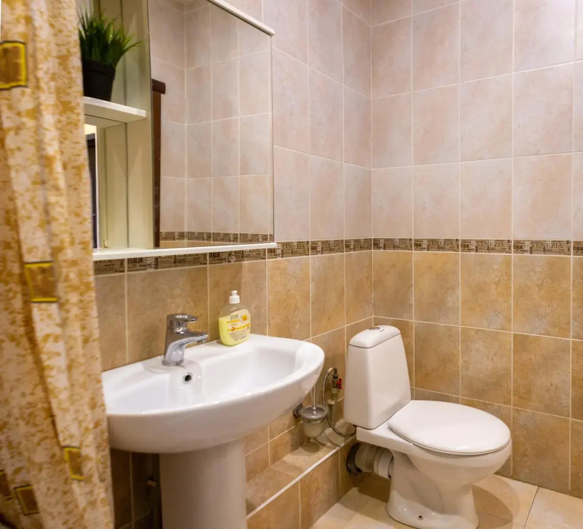 Апартаменты однокомнатные (17) Серебровская 91