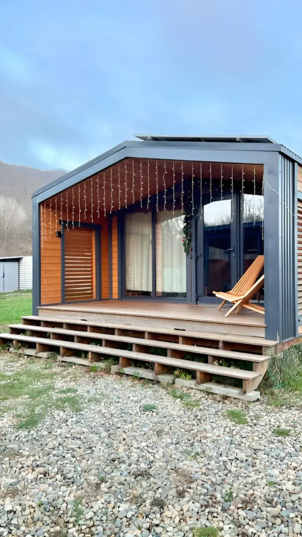 Частный дом Загородный комплекс на берегу реки с баней