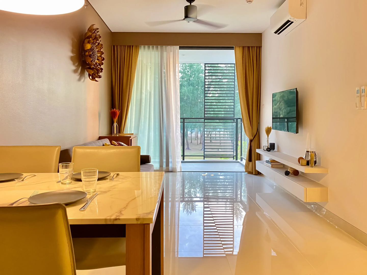 Апартаменты 2 спальни с видом на озеро в шаге от моря