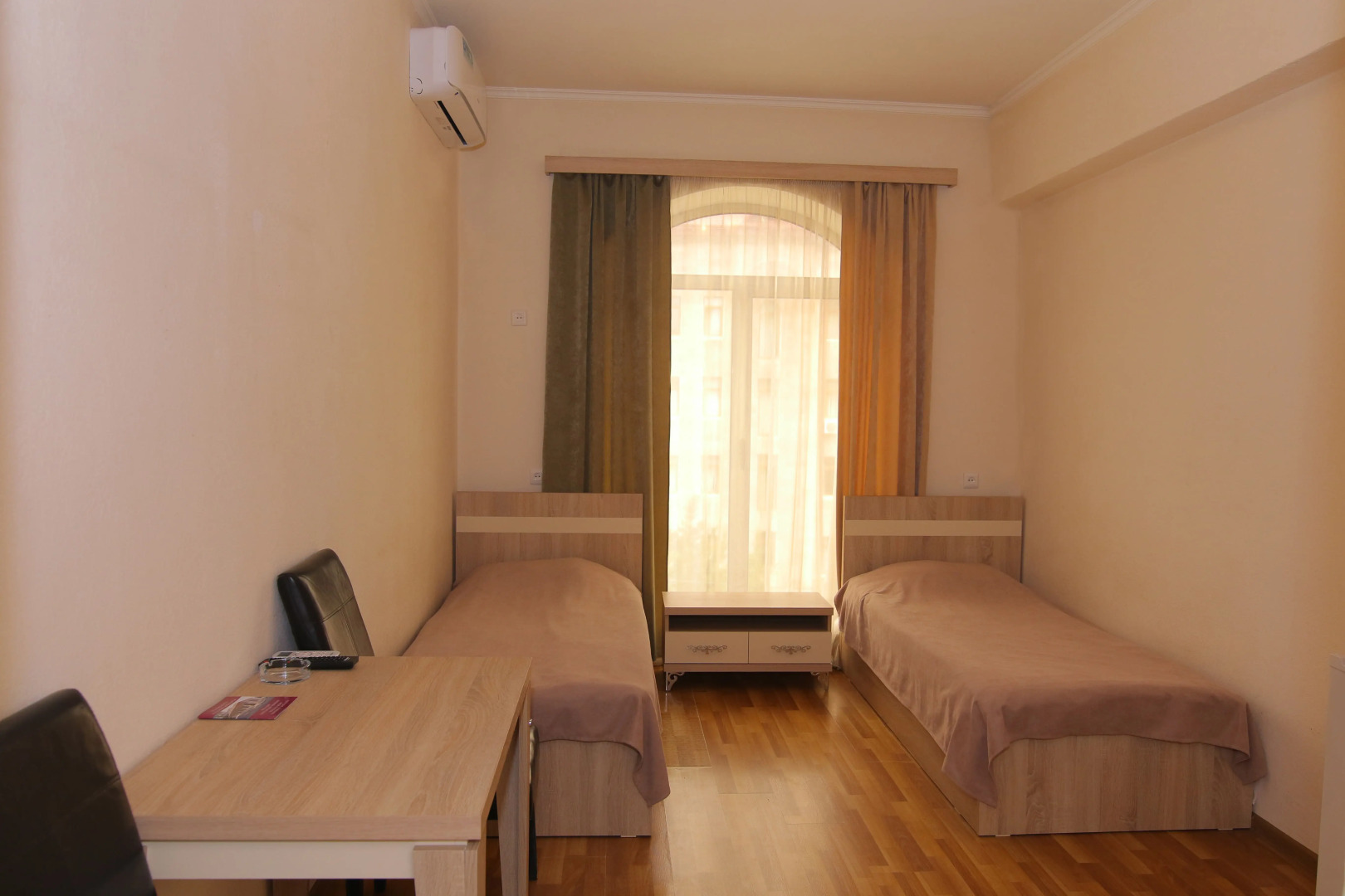 Отель Менуа