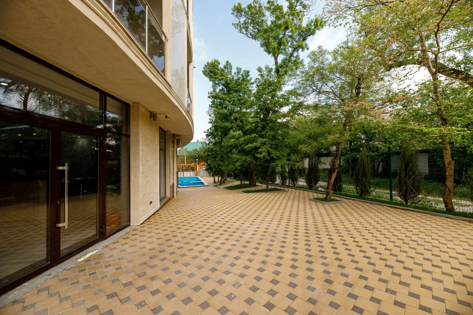 Отель Велес