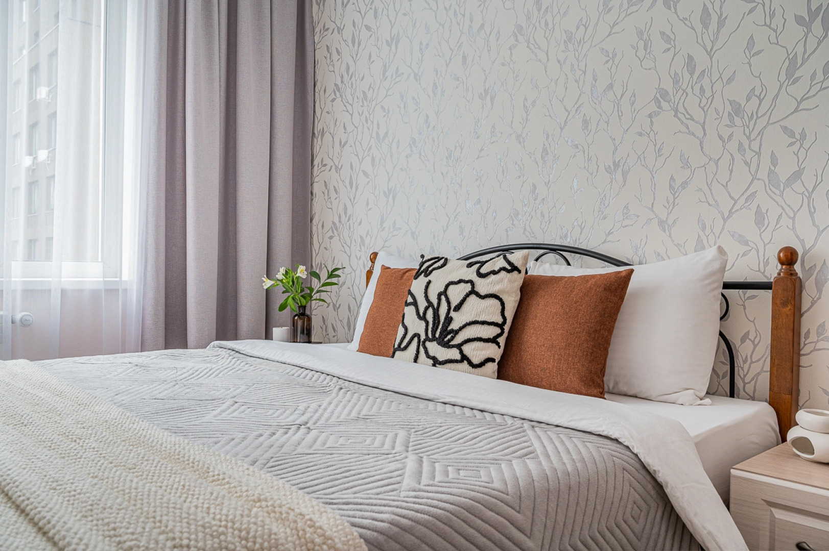 Апартаменты на Краснолесья 10/3