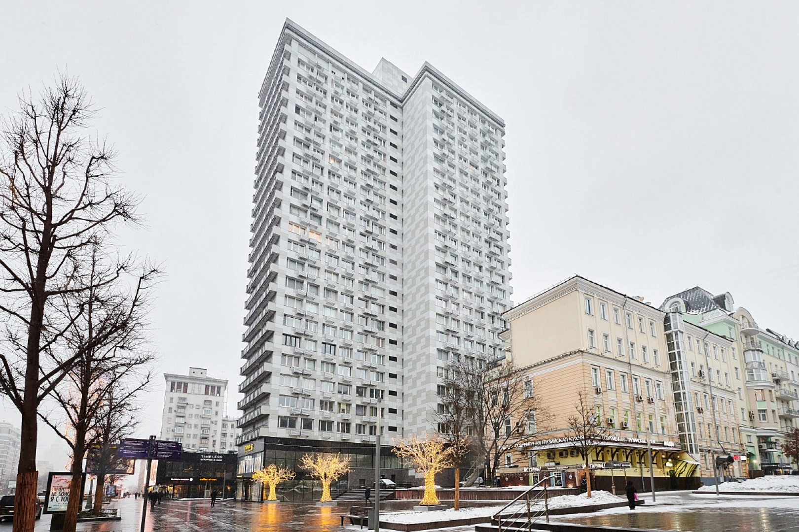 Квартира GM Apartments Стильная Трехкомнатная с видом на Новый Арбат