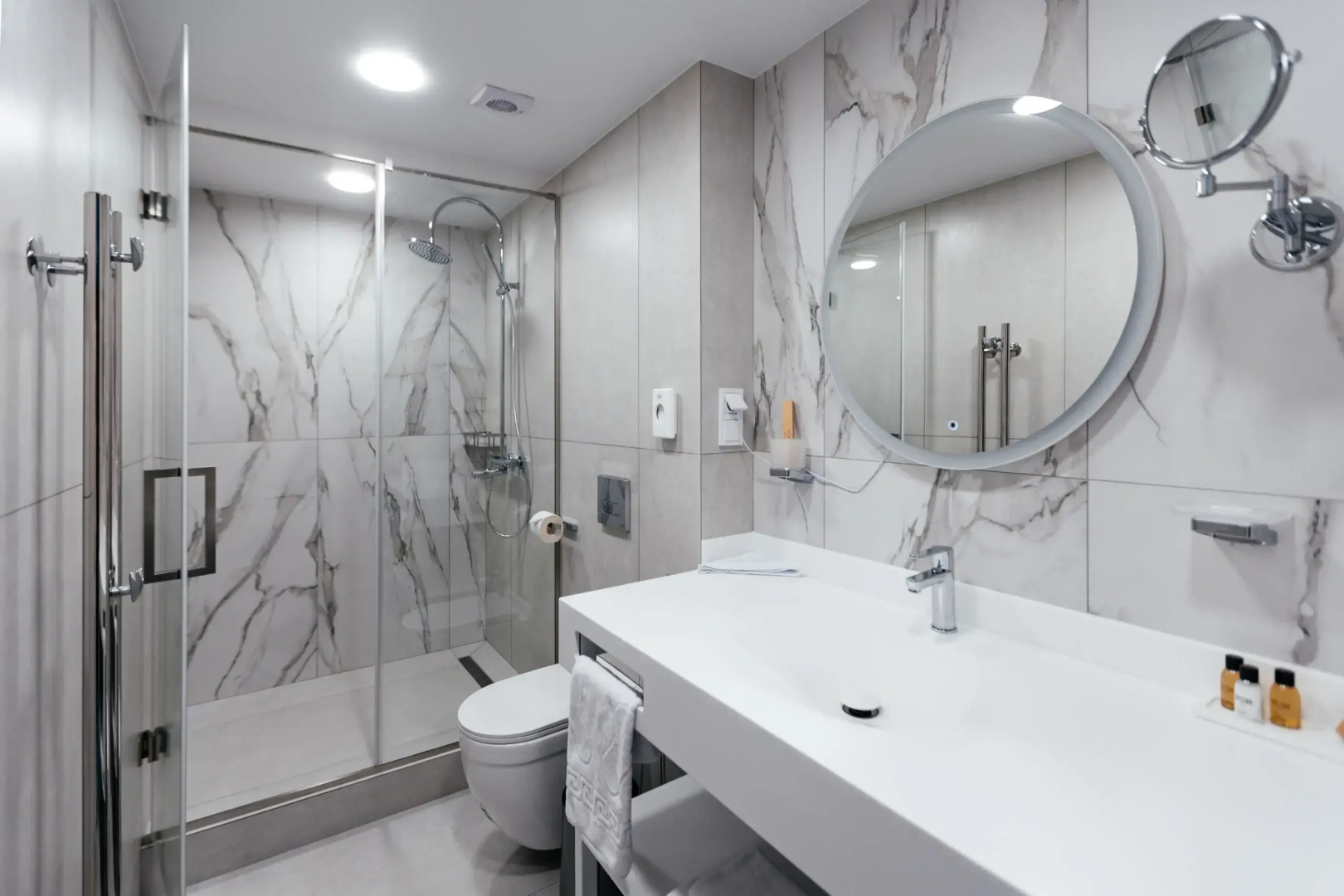 Отель Крона (бывший Версаль)