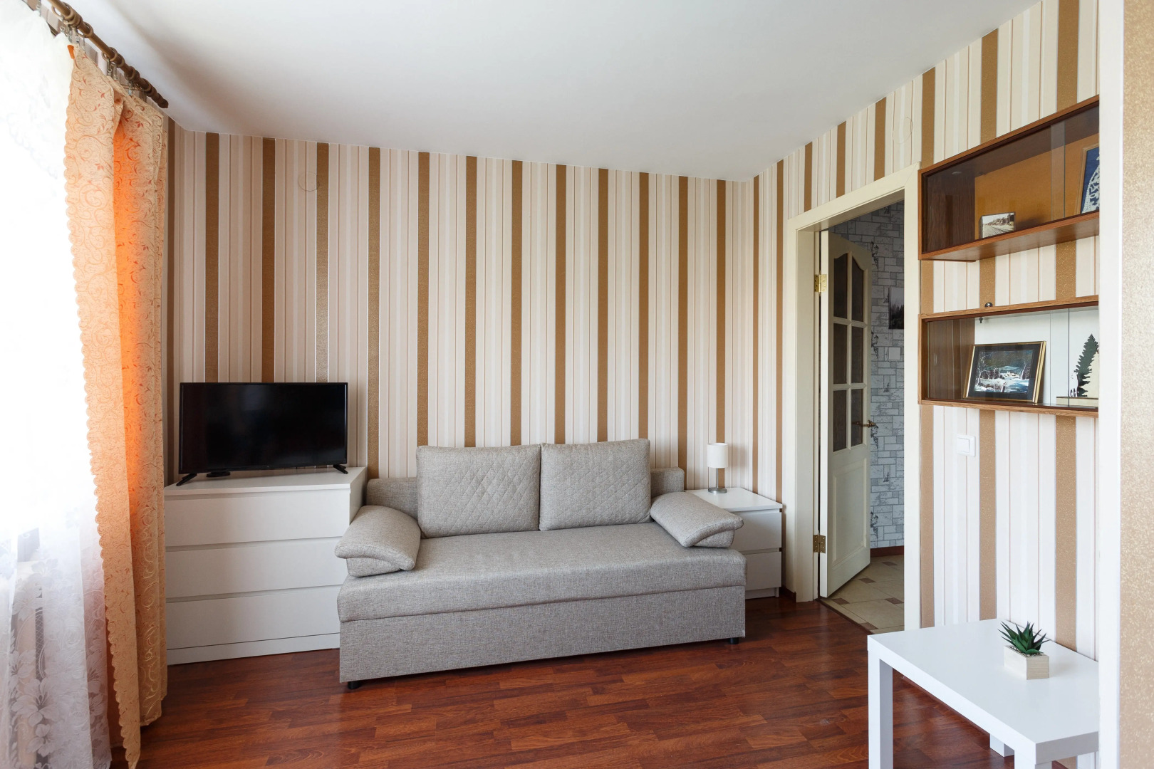 Апартаменты Белые ночи у ТРЦ Остров