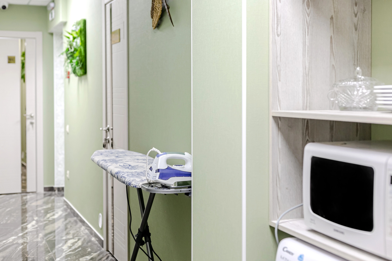 Отель Лидер