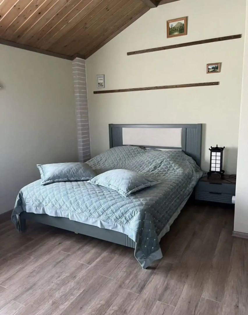 Частный дом Усадьба Сергея Пускепалиса у подножия горы Верблюд с полётами на рассвете