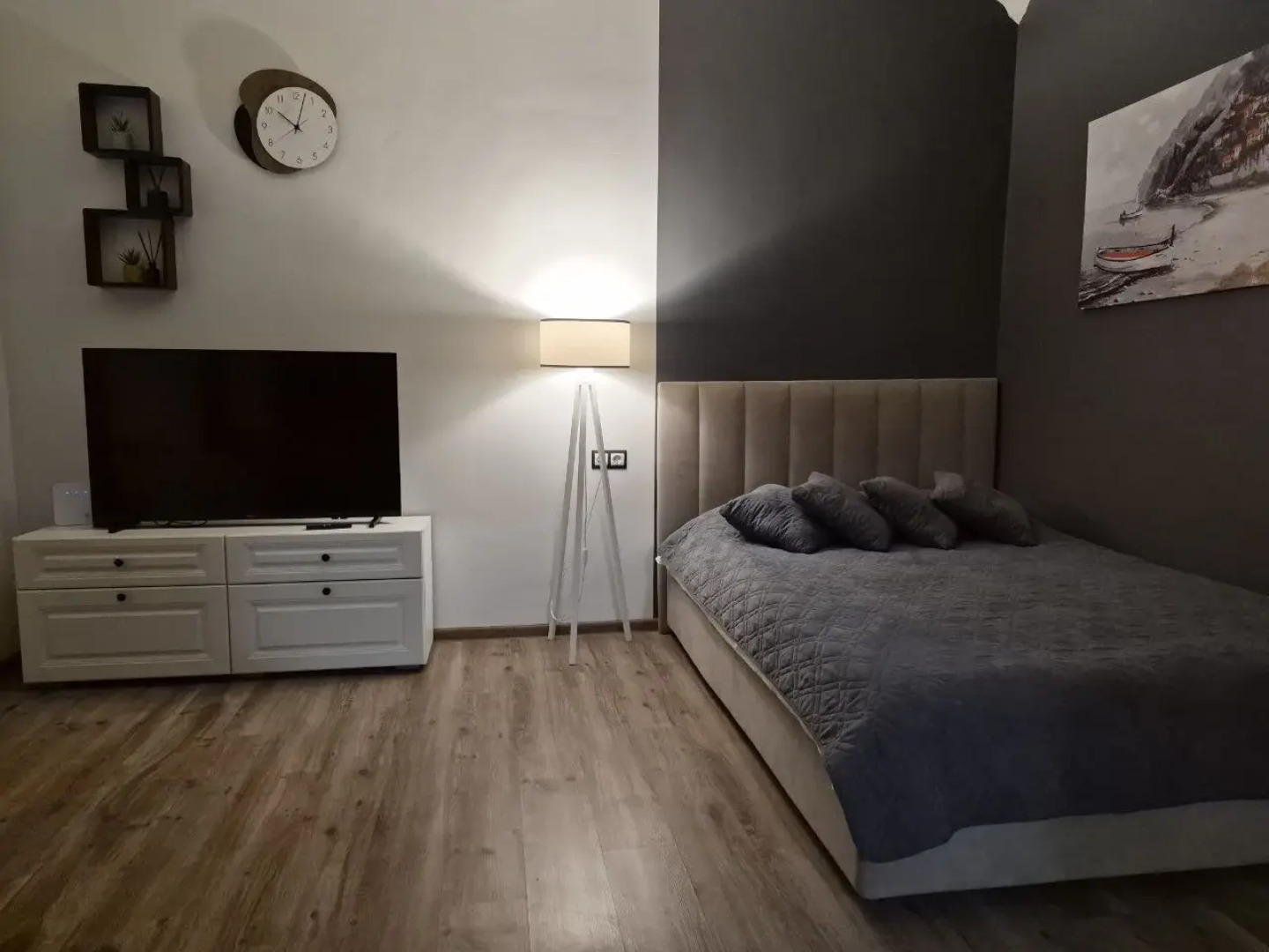 Квартира на Октябрьской, 1