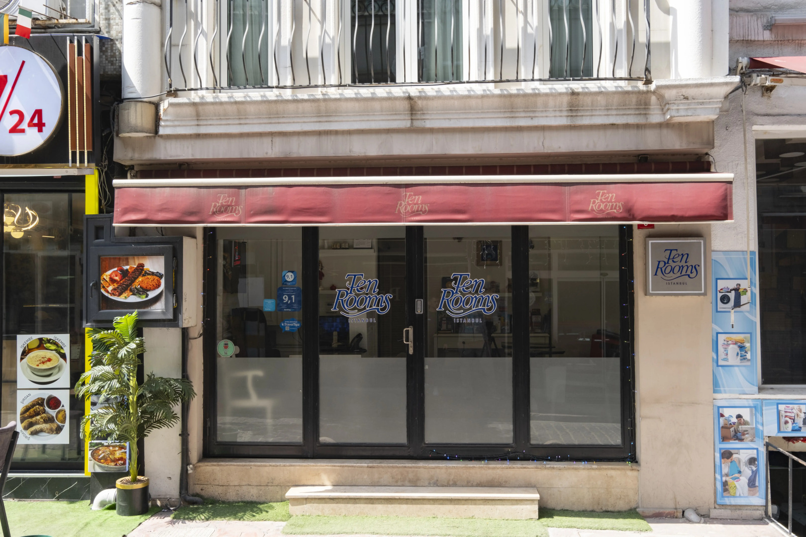 Отель Ten Rooms Istanbul Hotel