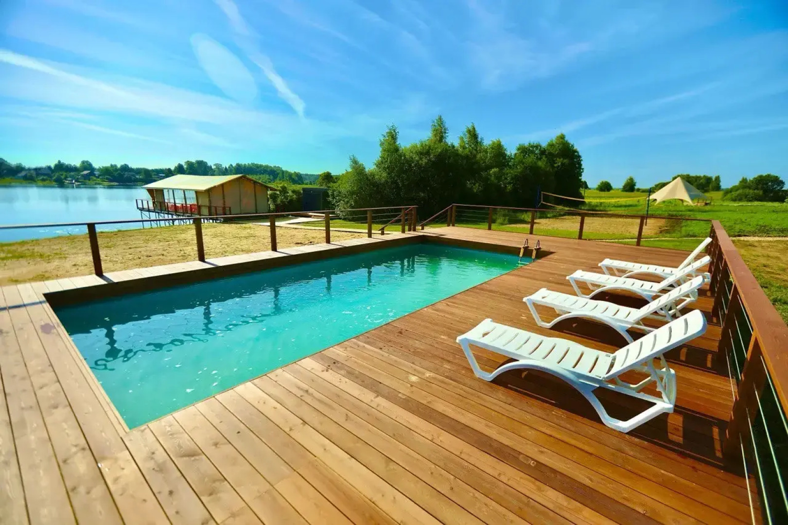 Глэмпинг Носороги