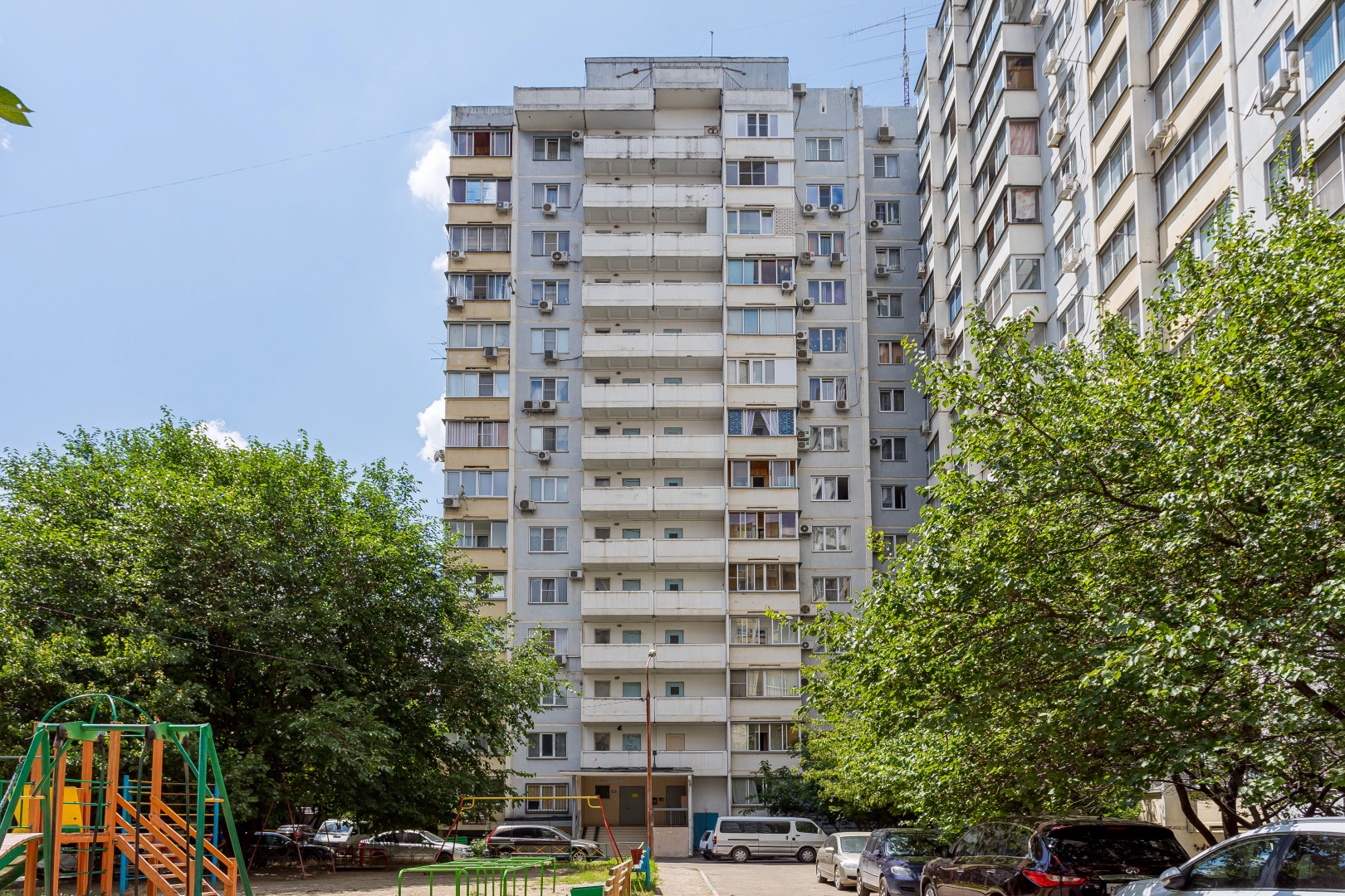 Апартаменты двухкомнатные недалеко от центра и парка