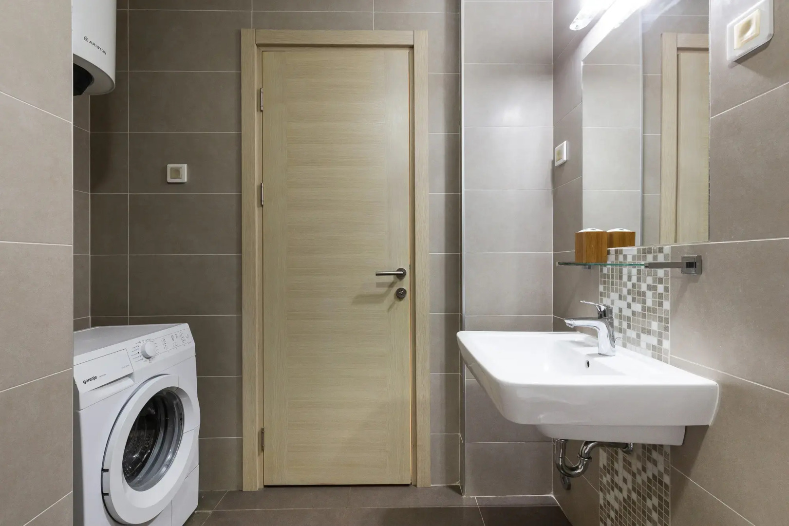 Апартаменты Gorgeous Morinj Resort