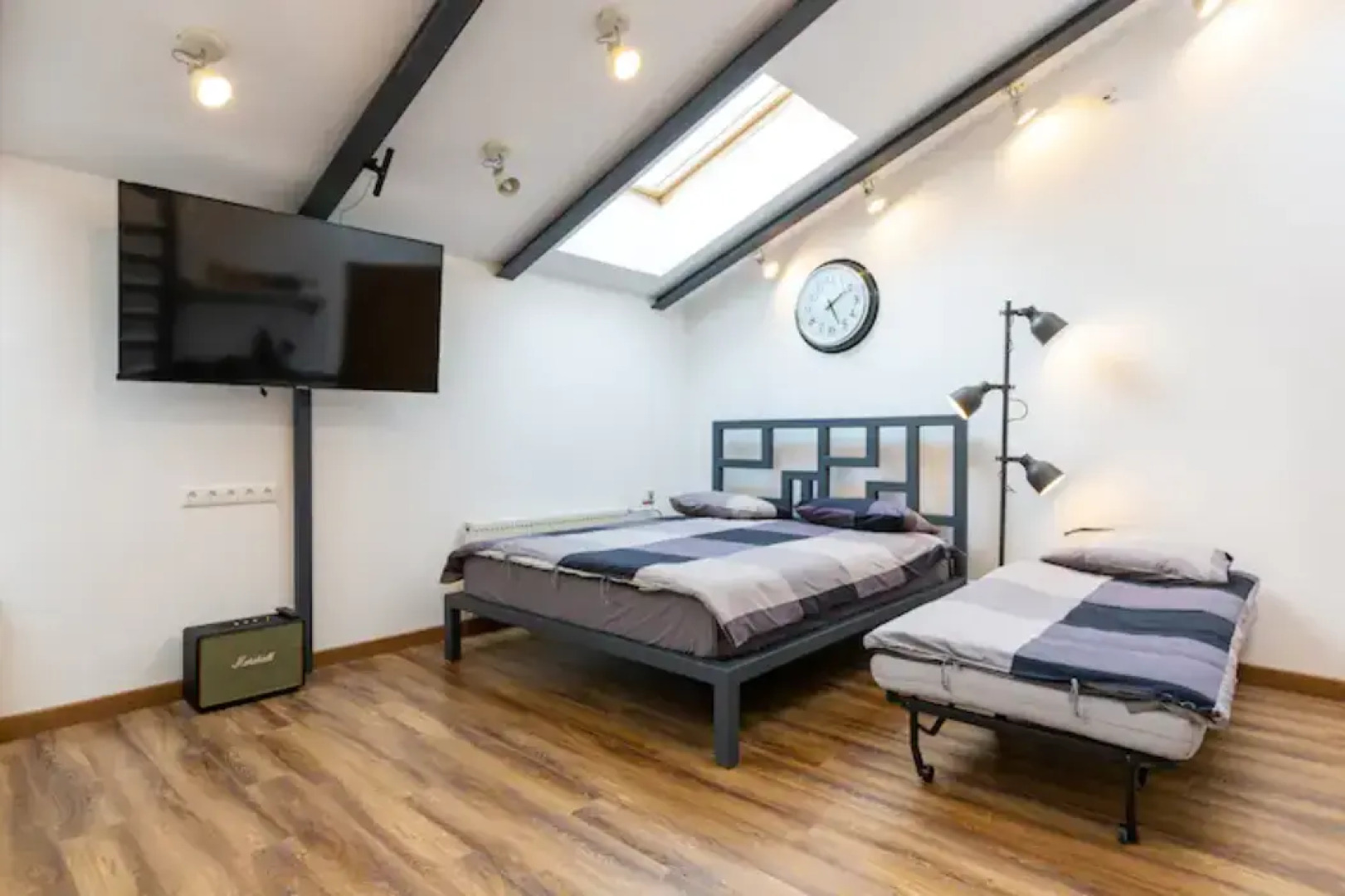 Апартаменты Лофт с зеленым камином