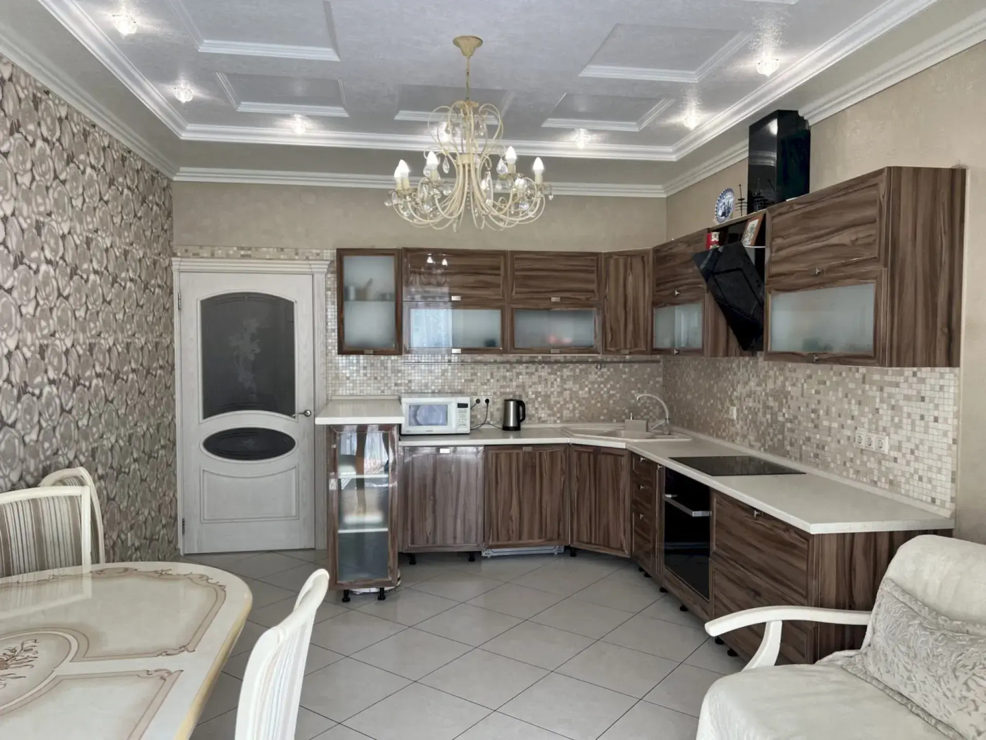 Квартира 8 Просторная 2-к в р-не Дельфинария - до моря 10 мин