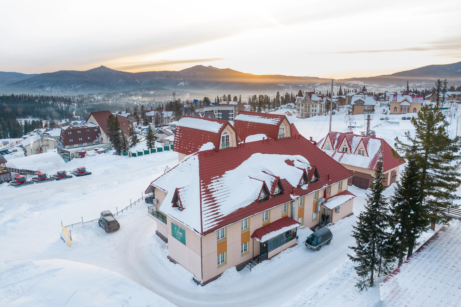 Отель Елена Шерегеш