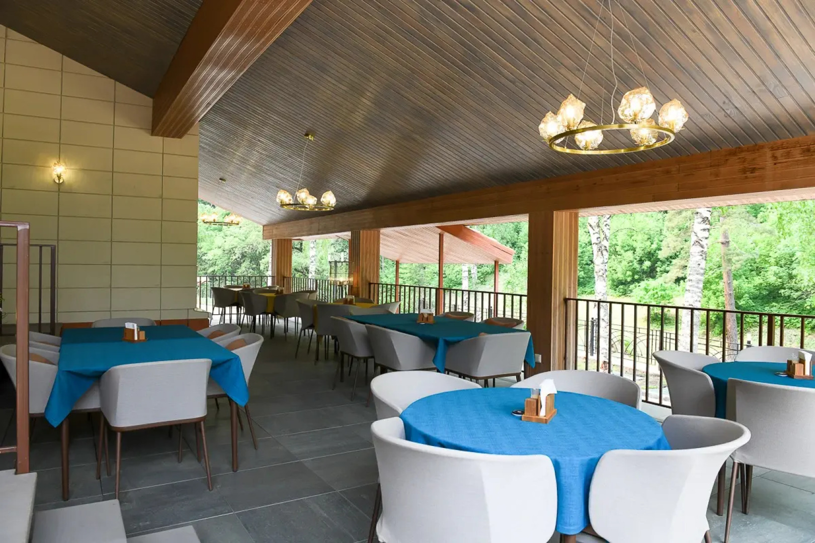 Отель На камушках 5*