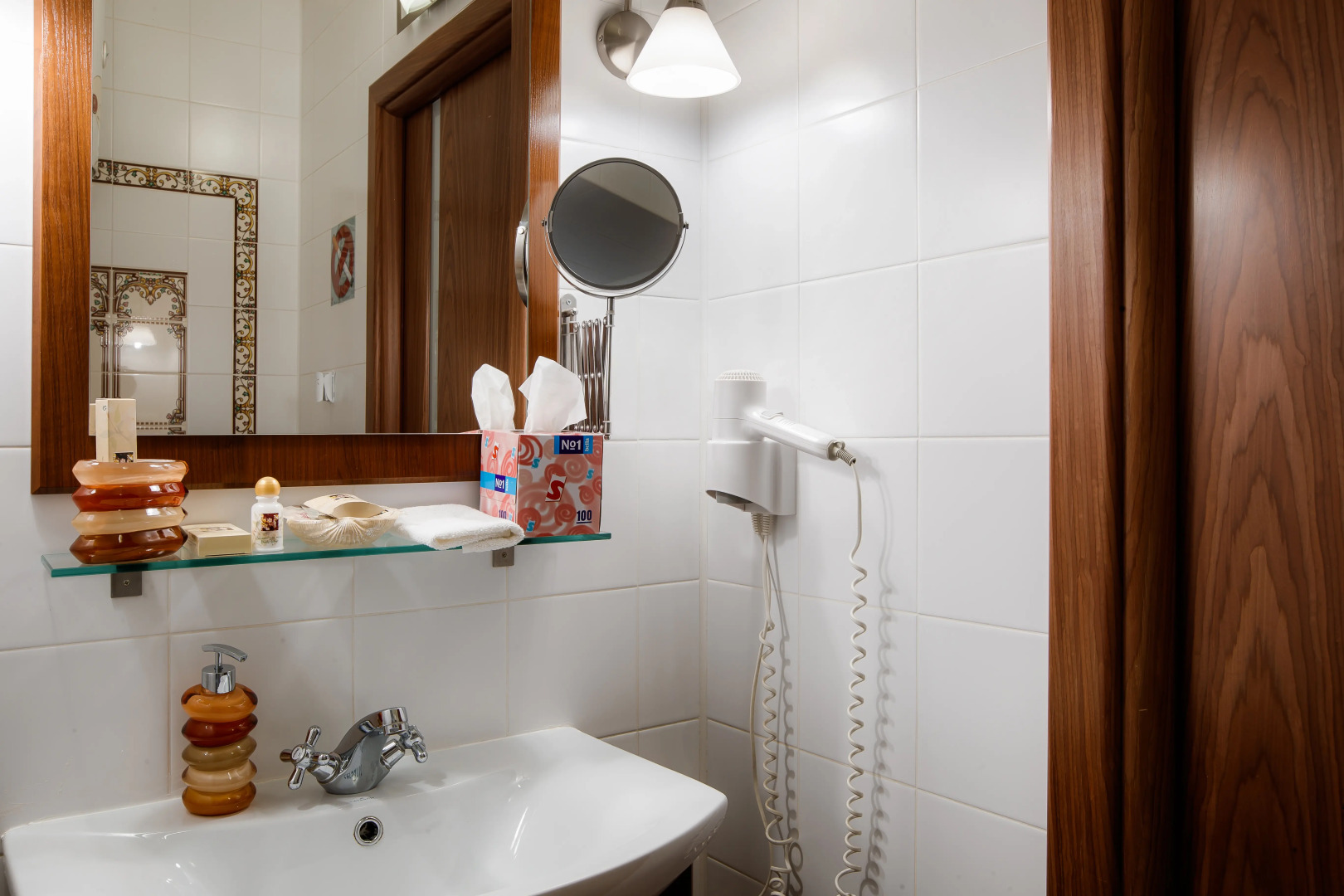 Отель Свердлова 27