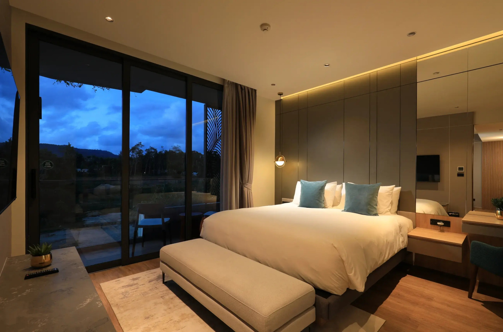 Апартаменты LGP-C512 2 Спальни рядом с Пляжем Бангтао Балкон с Видом на Природу и Доступ к Бассейну