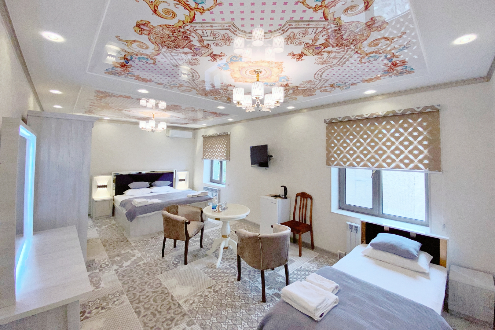 Отель Nanosh East