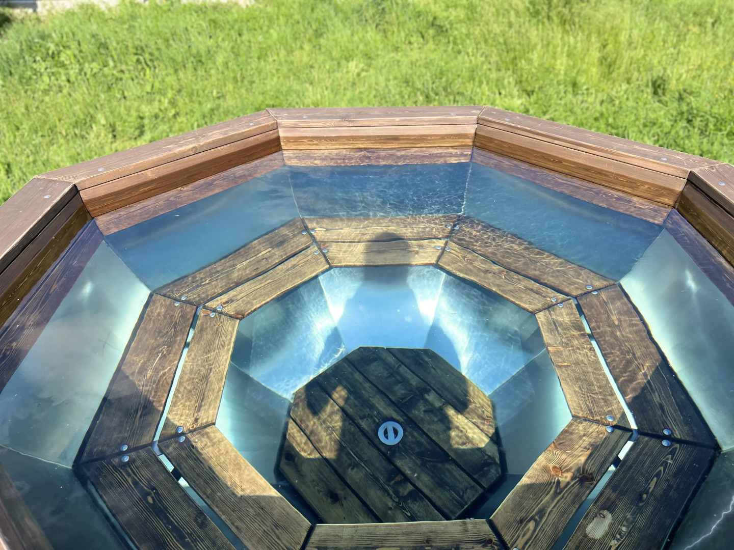 Частный дом У реки в горах