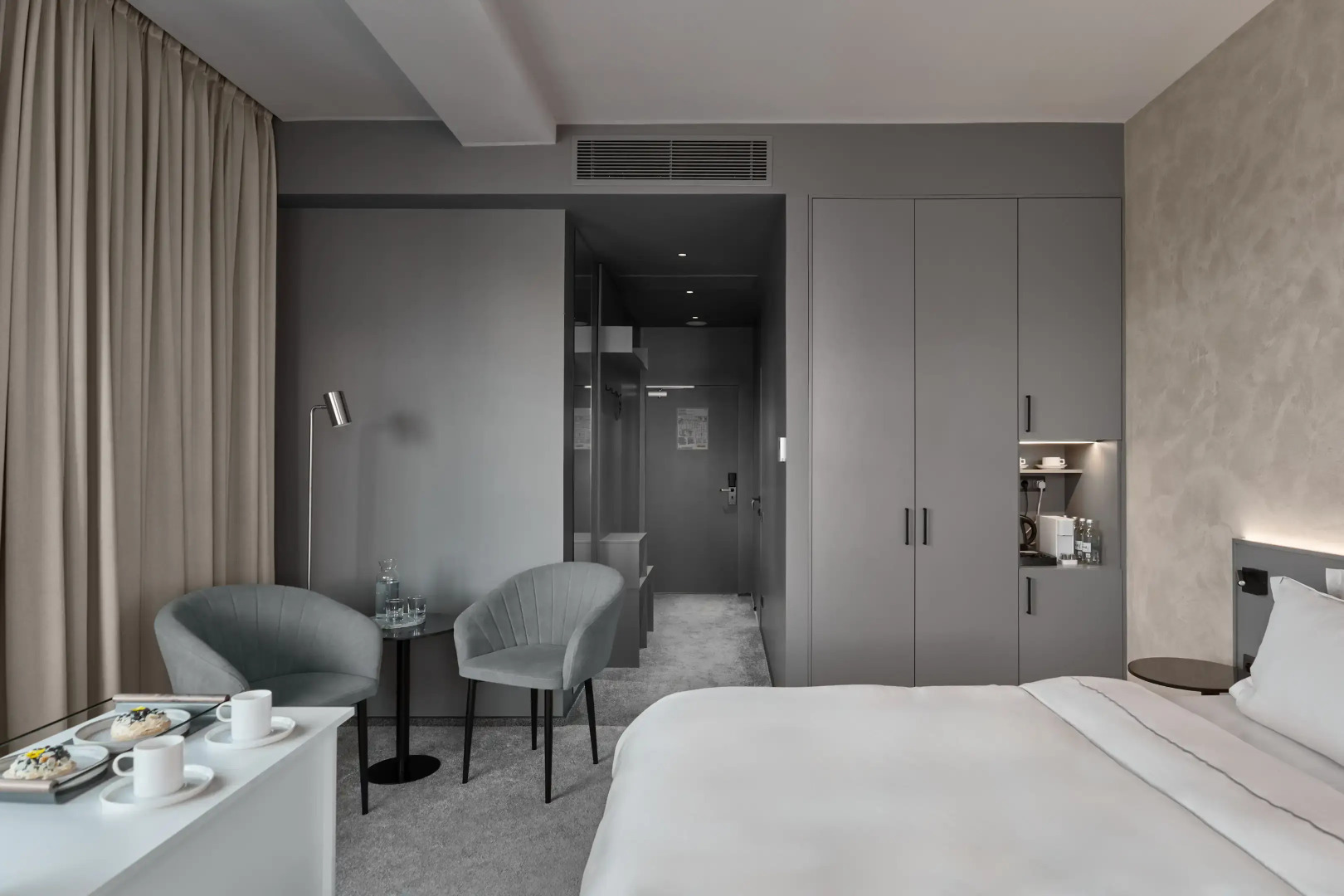 Отель SLIDE Bleisure & MICE