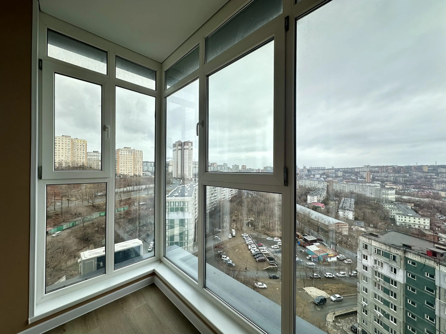 Квартира с панорамным видом на город и Русский мост