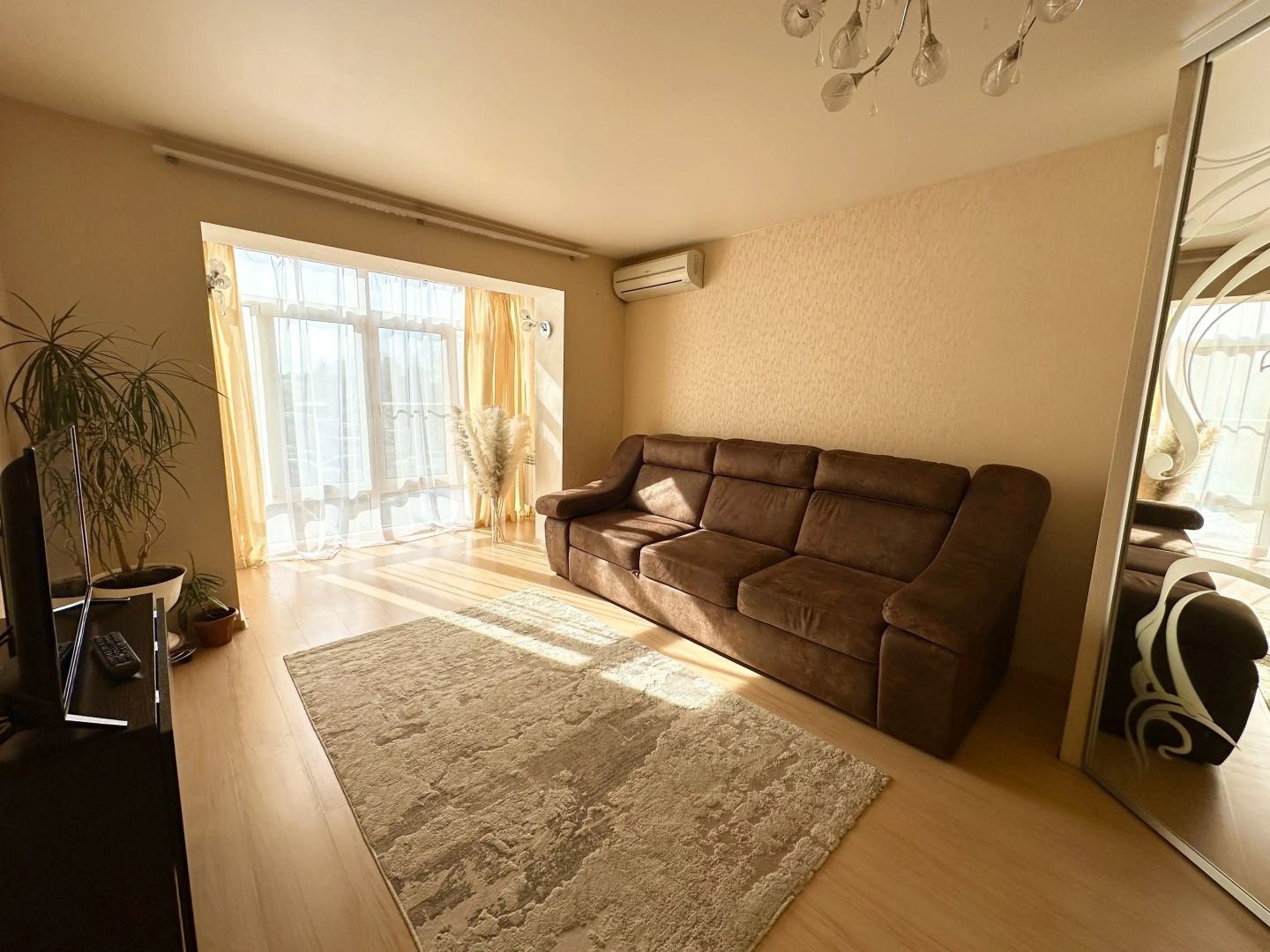 Квартира Хрустальная 37к1