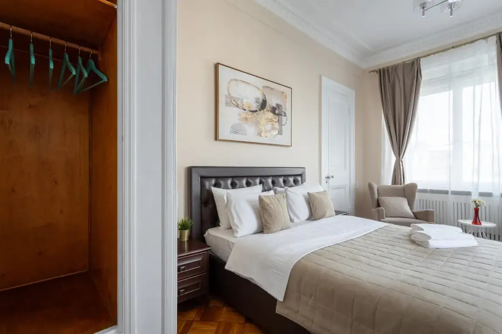 Апартаменты Улучшенные с Двумя Спальнями и Балконом