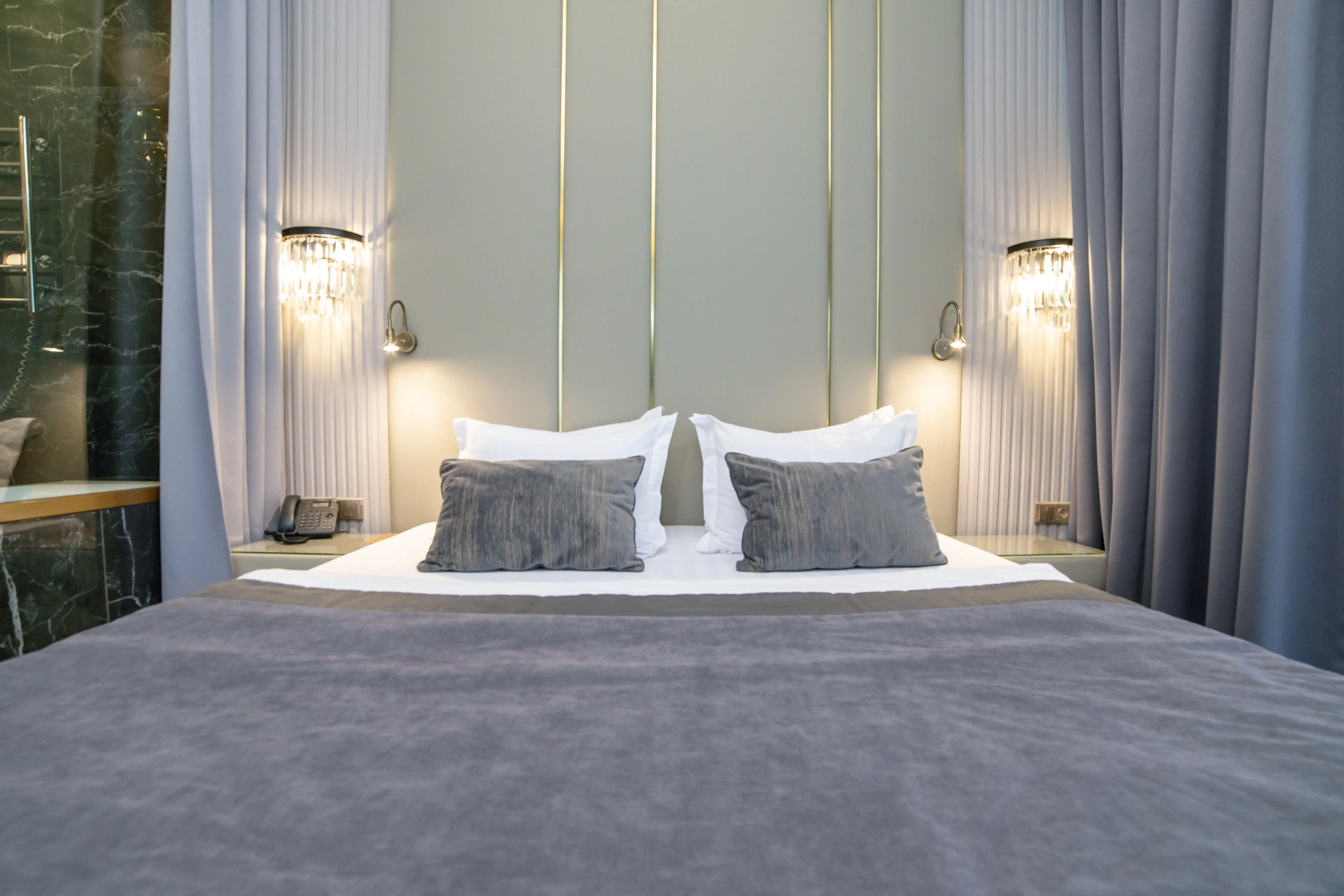 Отель Довгий