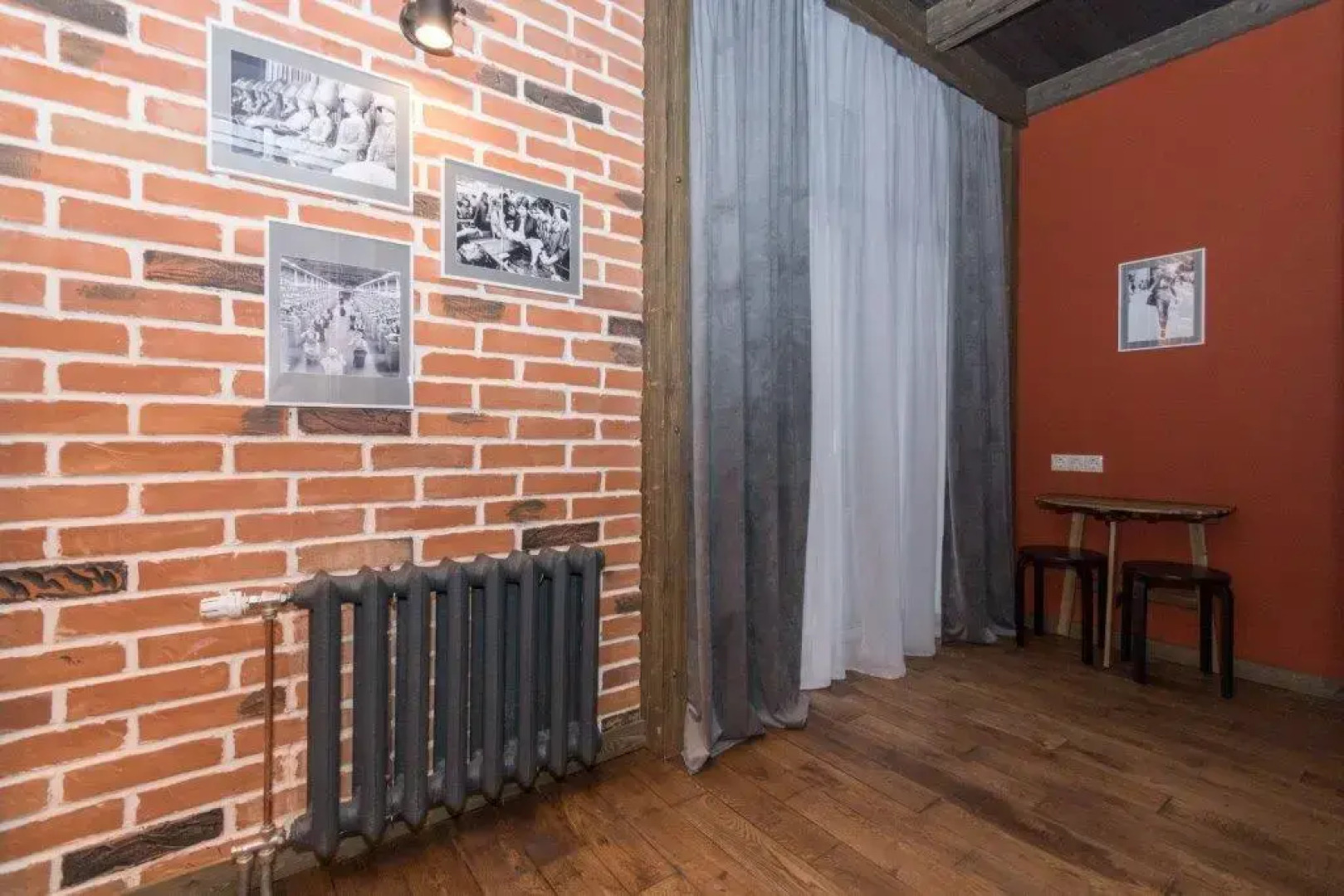 Апартаменты в Центре Города у Нарымского Сквера 1