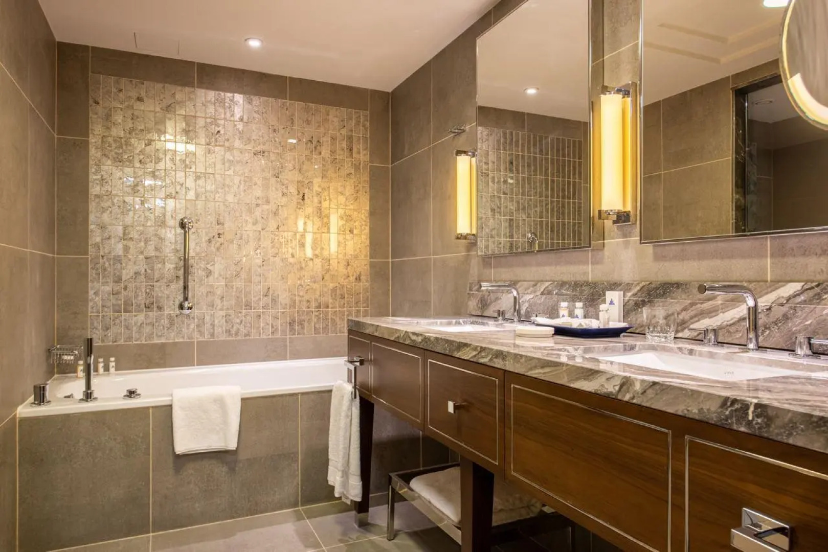 AZIMUT Гранд Отель Ташкент