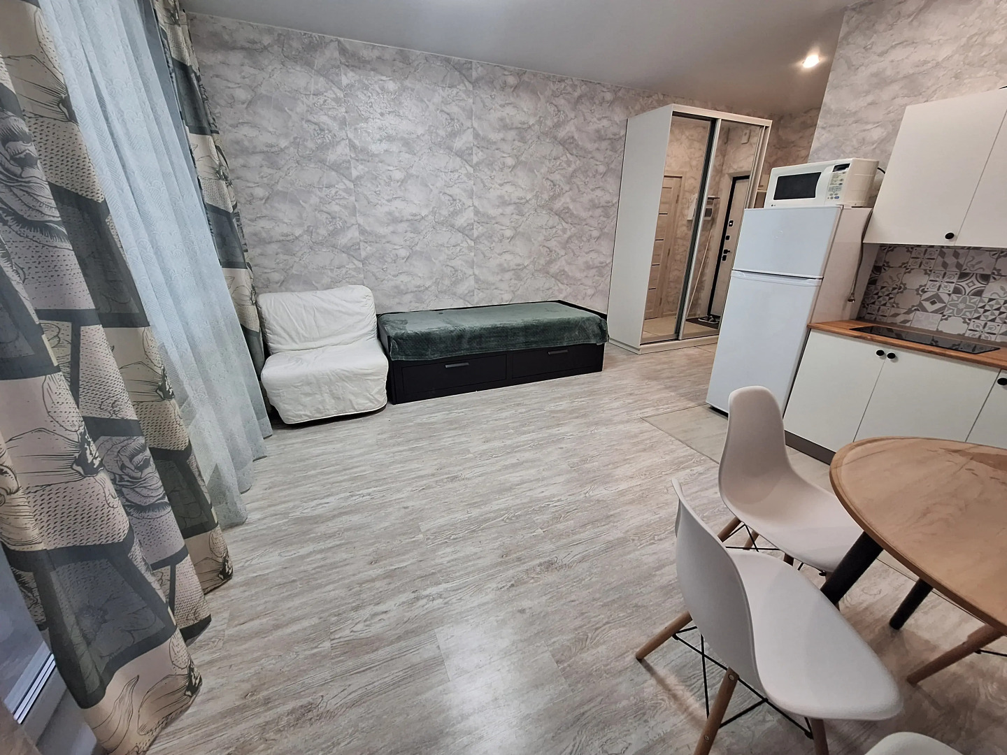 Квартира новая студия с новым ремонтом