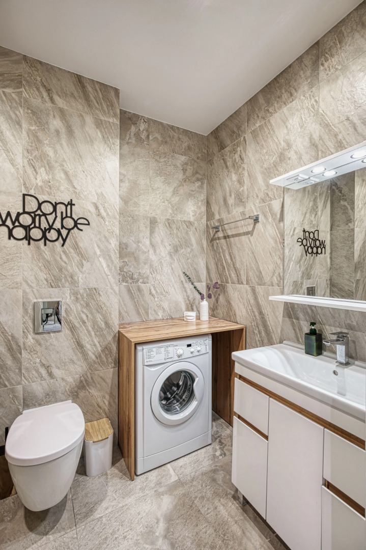 Апартаменты 36. Самый центр. Вид на город и горы. Идеально для командированных и туристов.