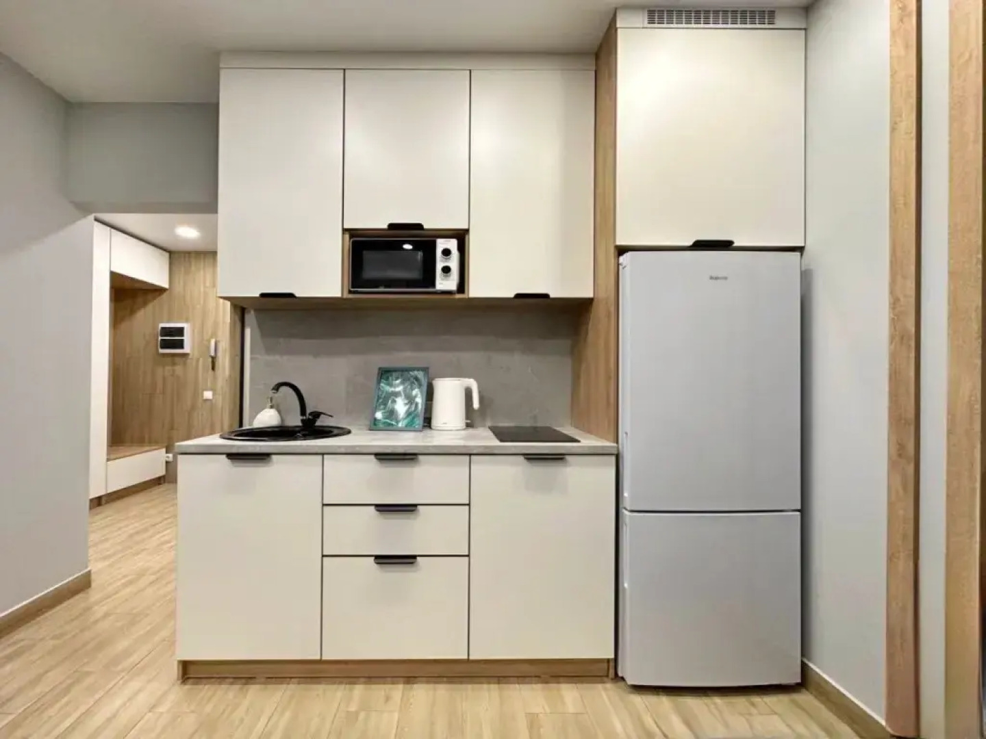 Апартаменты Комфортная возле МВДЦ Сибирь 1