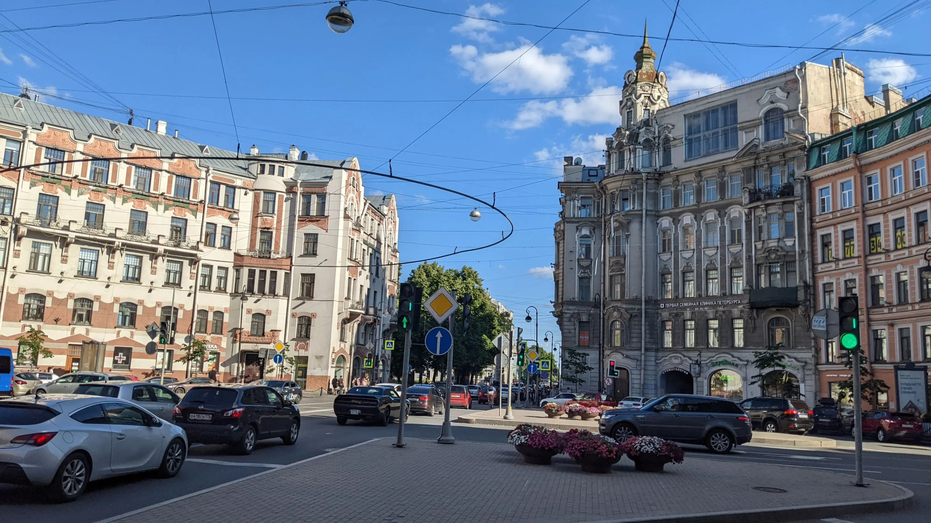 Апартаменты 170 кв. м. с 3 спальнями и видом на Австрийскую площадь